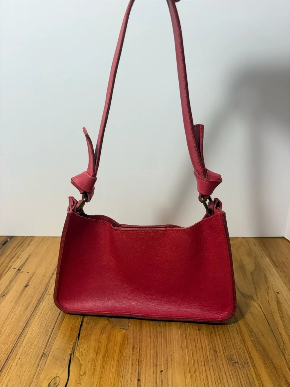 MADEWELL || Sydney Small Leather Hobo Bag in Rosy Hibiscus Pink. Knotted handle.